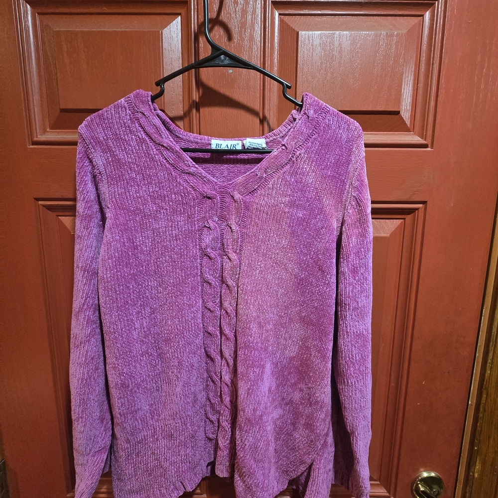 Blair Women's V-Neck Sweater in Purple